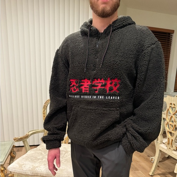 VILLAGE OF THE HIDDEN LEAVES BLACK SHERPA HOODIE - Picture 1 of 7